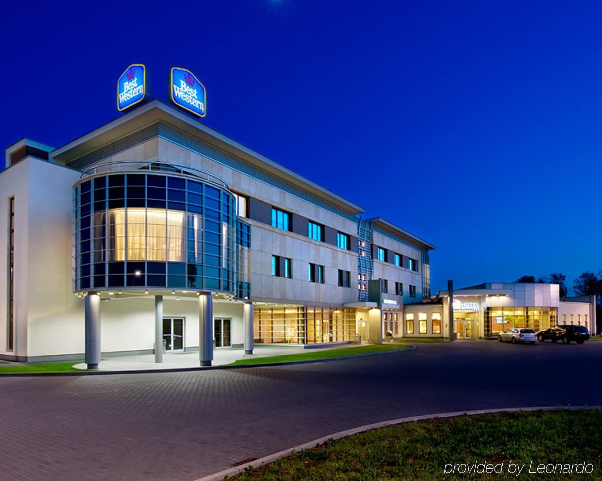 Hotel Symfonia Osjakow Exterior photo